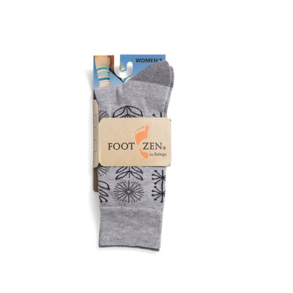 BALEGA Grey Floral Crew Socks - Picture 1 of 1